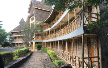 SOI SAFARI LODGE